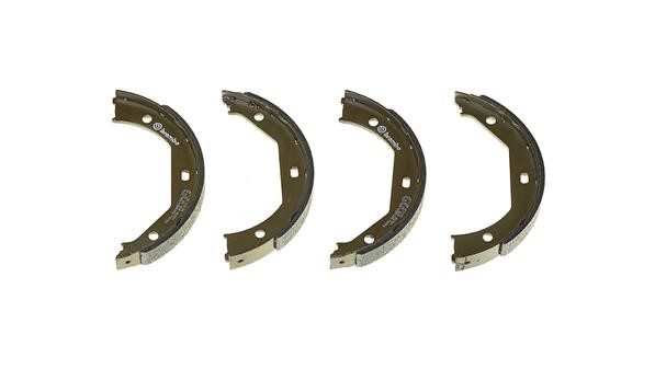 Bromsbackar, sats, parkeringsbroms, Bakaxel BREMBO