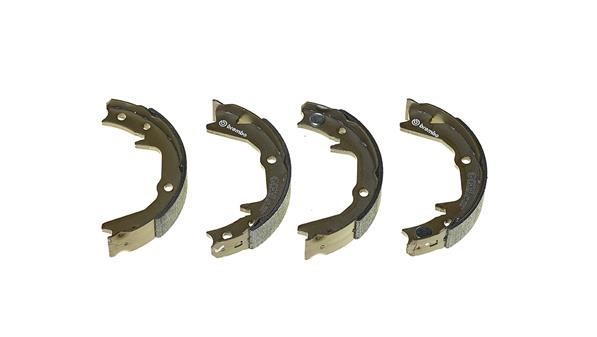 Bromsbackar, sats, parkeringsbroms, Bakaxel BREMBO