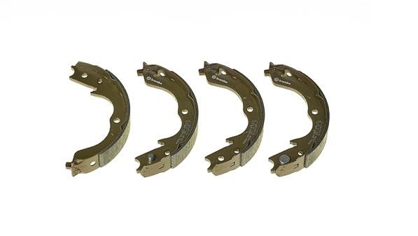 Bromsbackar, sats, parkeringsbroms, Bakaxel BREMBO
