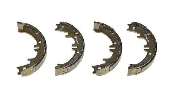 Bromsbackar, sats, parkeringsbroms, Bakaxel BREMBO