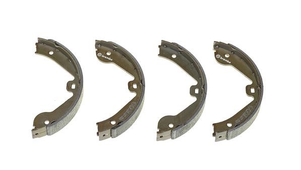 Bromsbackar, sats, parkeringsbroms, Bakaxel BREMBO