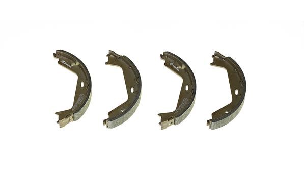 Bromsbackar, sats, parkeringsbroms, Bakaxel BREMBO