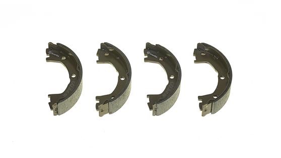 Bromsbackar, sats, parkeringsbroms, Bakaxel BREMBO
