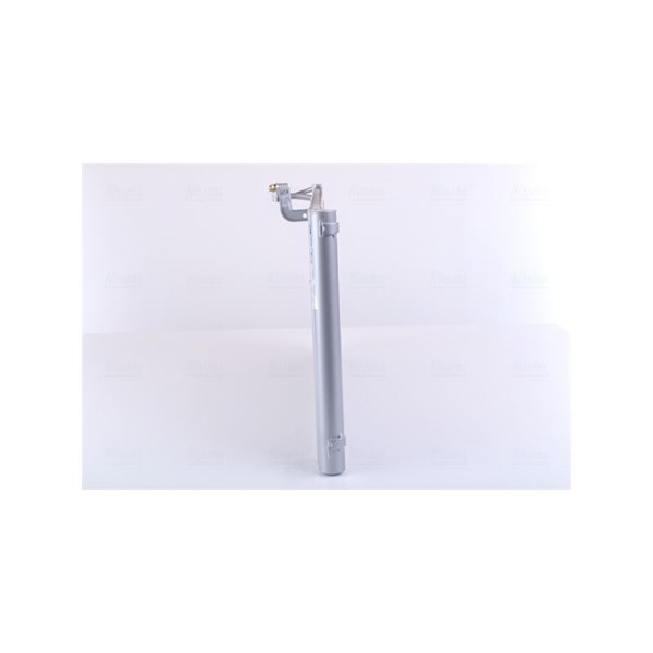 Kondensor, klimatanläggning Nissens 941047 NISSENS