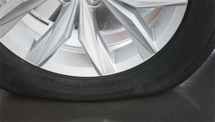 Flat Tyre Fix, aerosol, 500 ml, Universal CRC