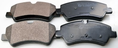 Bromsbeläggsats, Bakaxel