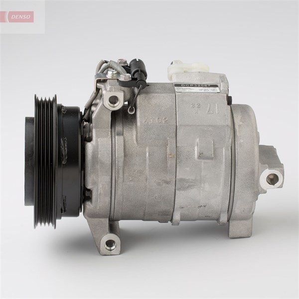 Kompressor, klimatanläggning 12V Denso DCP32067 DENSO
