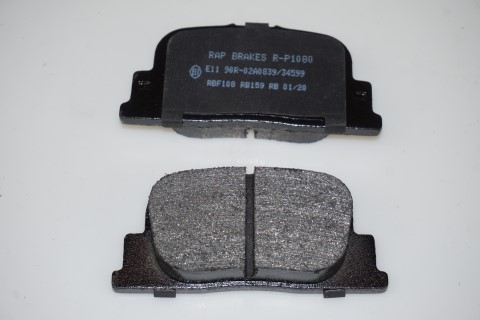 Bromsbeläggsats, Bakaxel