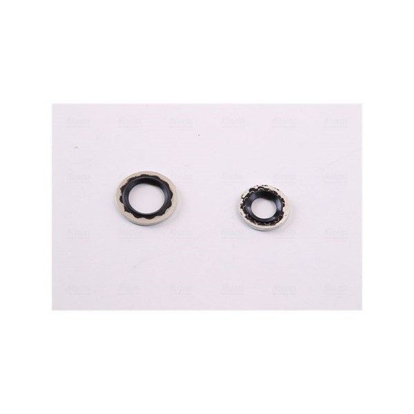 Kondensor, klimatanläggning Nissens ** first fit ** 940395 NISSENS