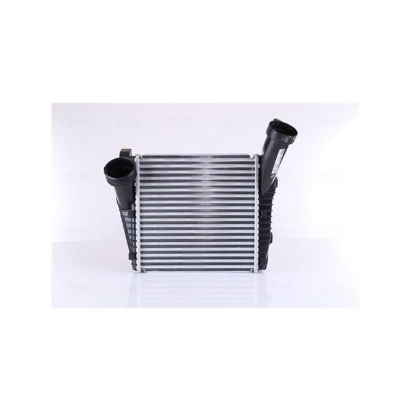 Intercooler, Höger Nissens 96687 NISSENS