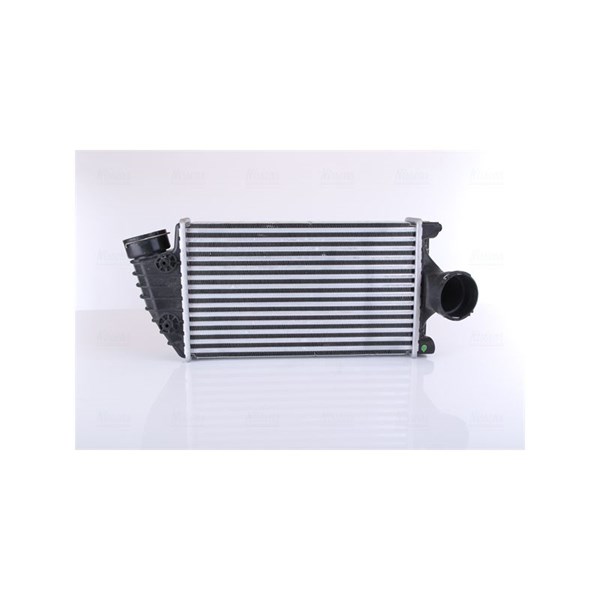 Intercooler, Vänster Nissens 96174 NISSENS Intercooler, Vänster Nissens 96174 NISSENS