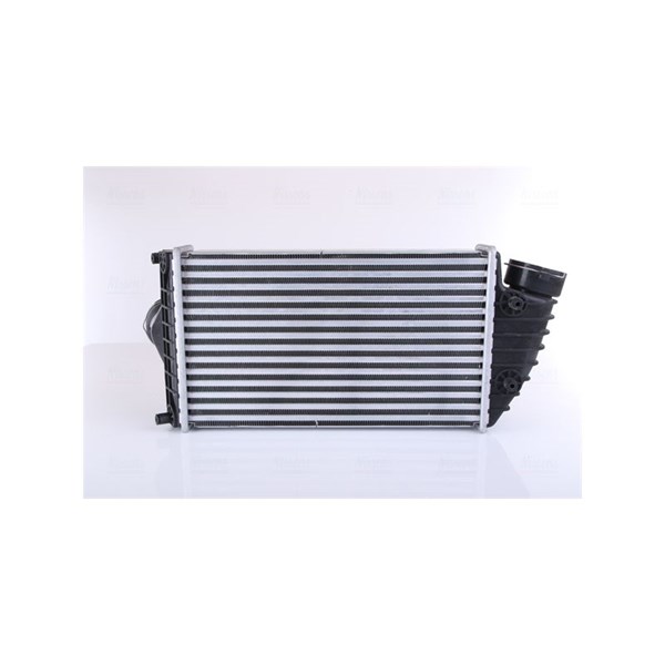 Intercooler, Vänster Nissens 96174 NISSENS Intercooler, Vänster Nissens 96174 NISSENS