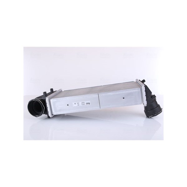 Intercooler, Vänster Nissens 96174 NISSENS Intercooler, Vänster Nissens 96174 NISSENS
