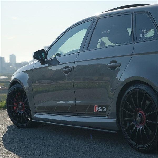 Sidokjolar Audi RS3 8V Sportback 2015-2020 OneWay Sidokjolar Audi RS3 8V Sportback 2015-2020 OneWay