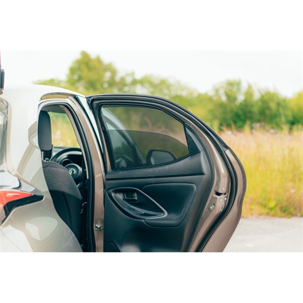 Solskydd Toyota Yaris (P21) 5 doors, Bak Car Shades