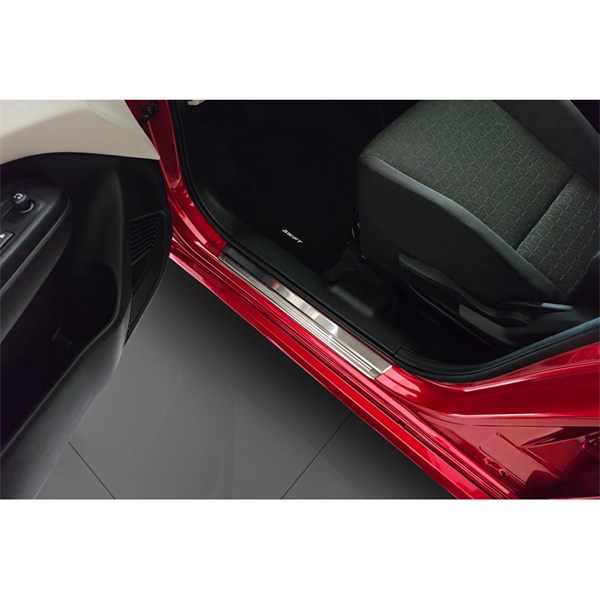 Dörrtröskelskydd Suzuki Swift VI 2024-, Fordonssida