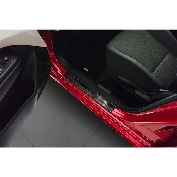 Dörrtröskelskydd Suzuki Swift VI 2024-, Fordonssida
