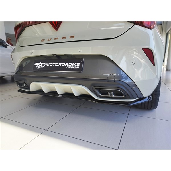 Bakre stötfångarkjol (Diffusor) Cupra Leon Mk1 FL 2024- Motordrom Motordrome Bakre stötfångarkjol (Diffusor) Cupra Leon Mk1 FL 2024- Motordrom Motordrome