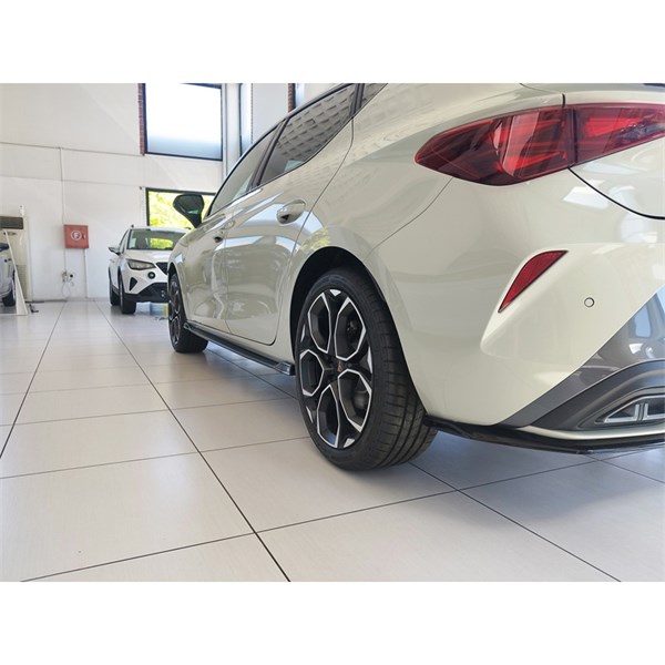 Sidokjolar Seat Leon IV FR HB/Cupra Leon Mk1 2020- Motordrome DX  Motordrome