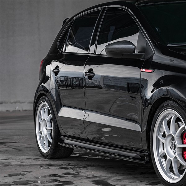 Sidokjolar OneWay VW Polo V 2009–2022 ABS glänsande + svart OneWay