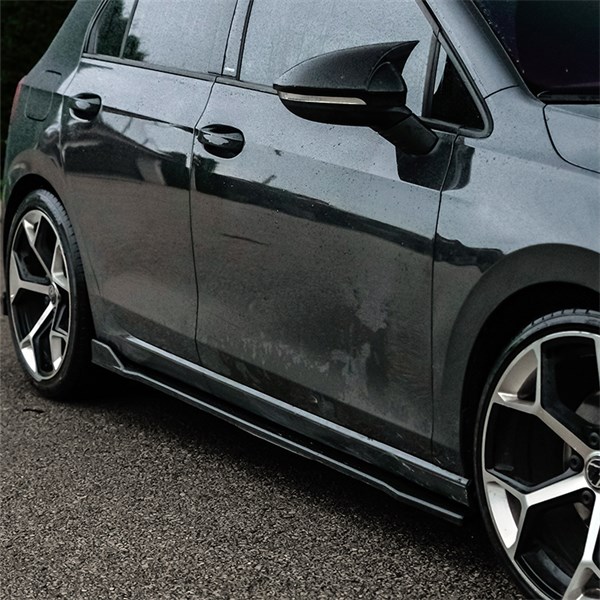 Sidokjolar OneWay VW Golf VIII 2019– ABS glänsande + svart OneWay