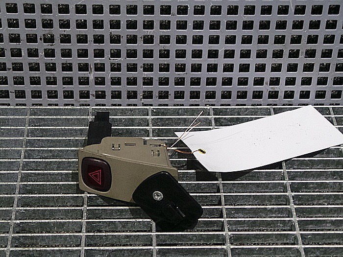 Brytare, varningsblinkers OE REPARTS Original recycle parts